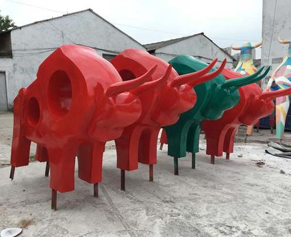 阜陽(yáng)雕塑公司的制作中的現(xiàn)代科技與傳統(tǒng)工藝融合